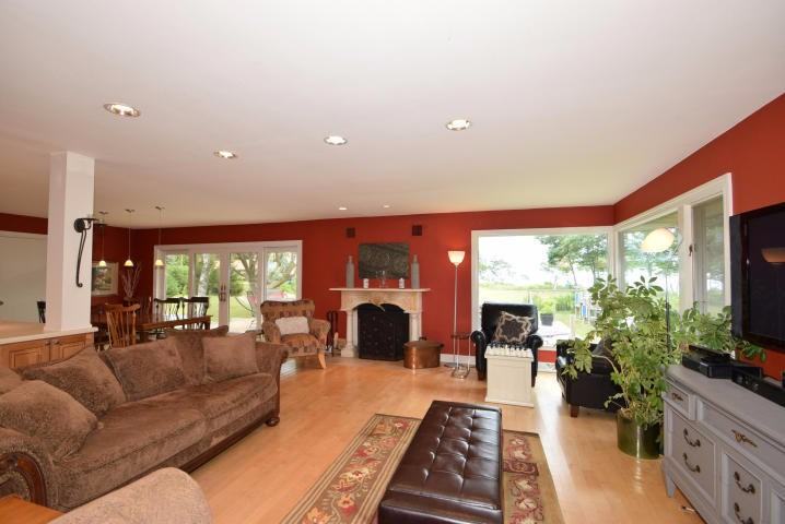 224 Lake Shore Rd - Photo 3 of 24