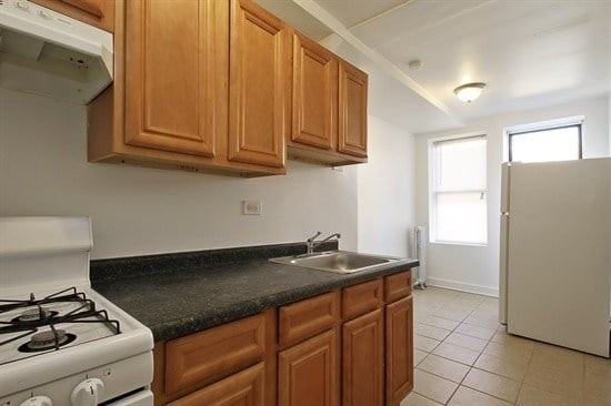 808 W 76th St - Photo 2 of 13