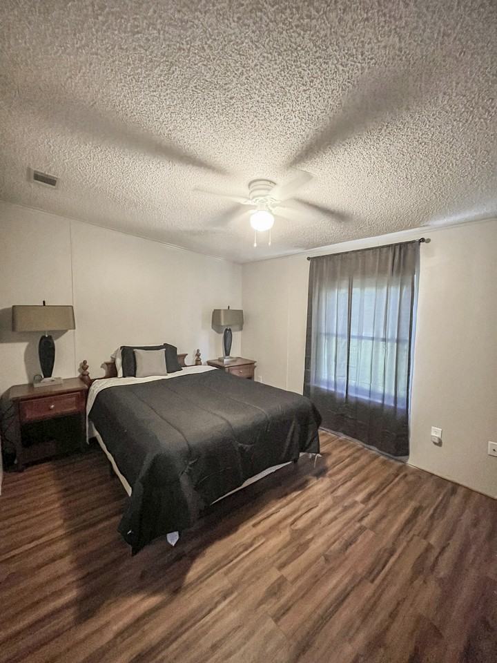 Oak Leaf Ln - Photo 5 of 5