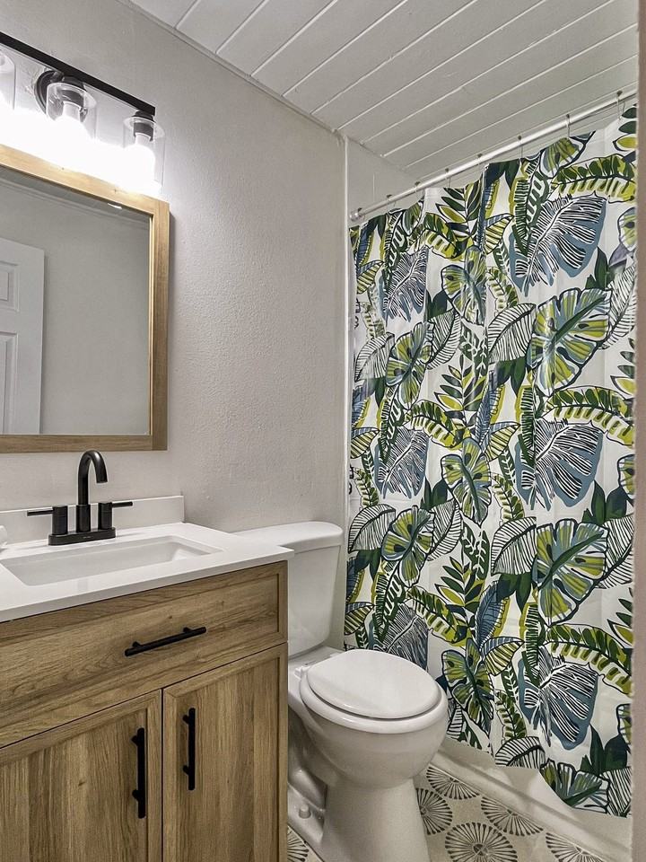 W Harwood St - Photo 2 of 8