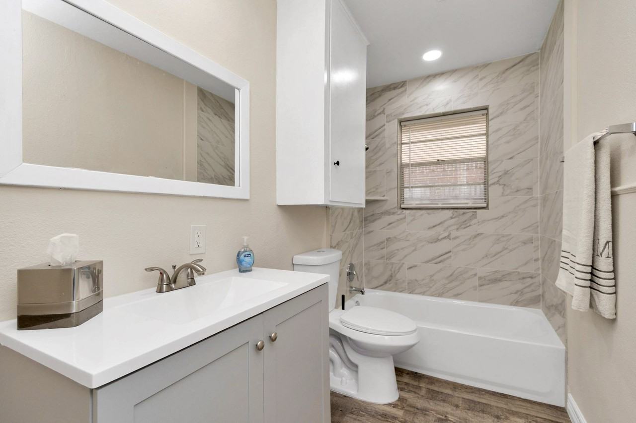 Tavenor Lane - Photo 7 of 11