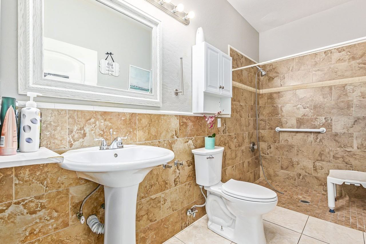 W Country Gables Dr - Photo 2 of 14