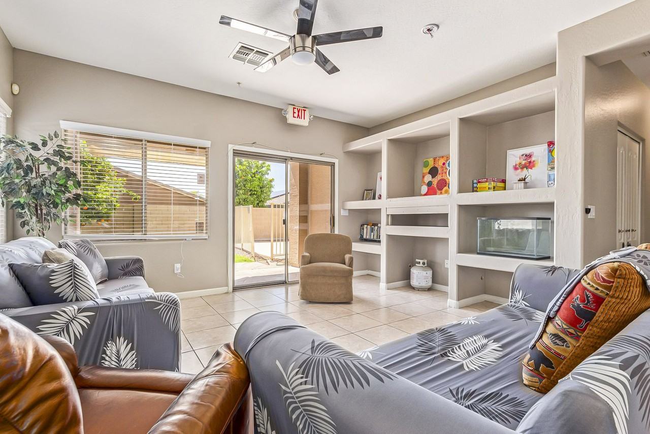 W Country Gables Dr - Photo 5 of 18