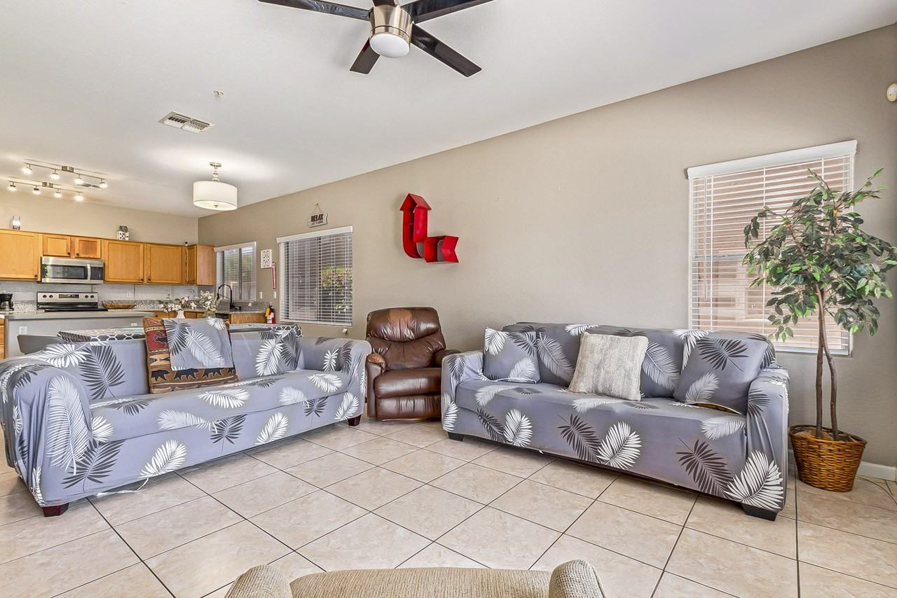 W Country Gables Dr - Photo 6 of 18