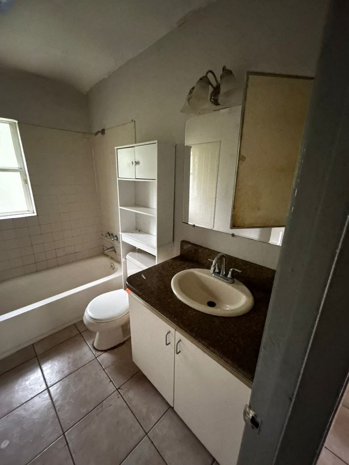 2055 Eaton St #1 - Photo 7 of 8