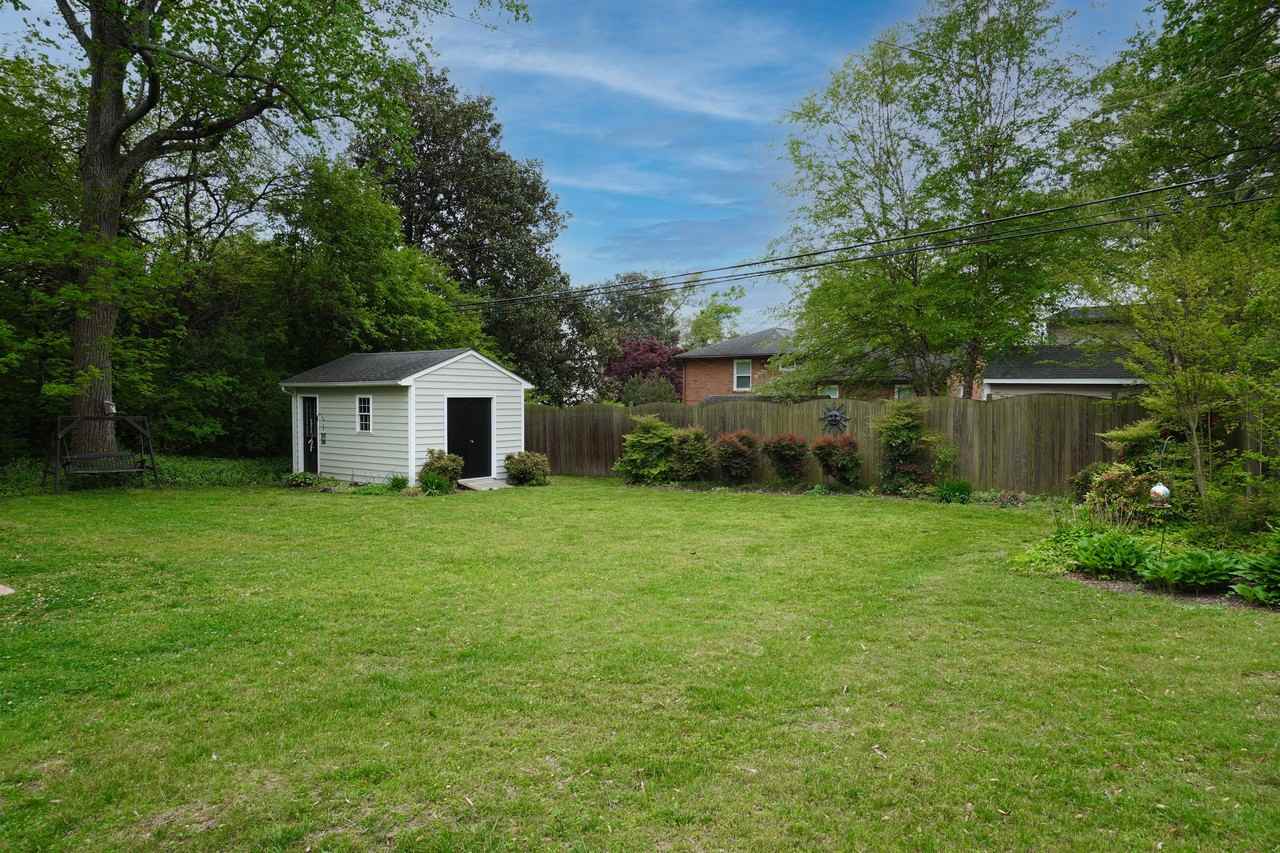 2405 Kenmore Rd #1 - Photo 4 of 25