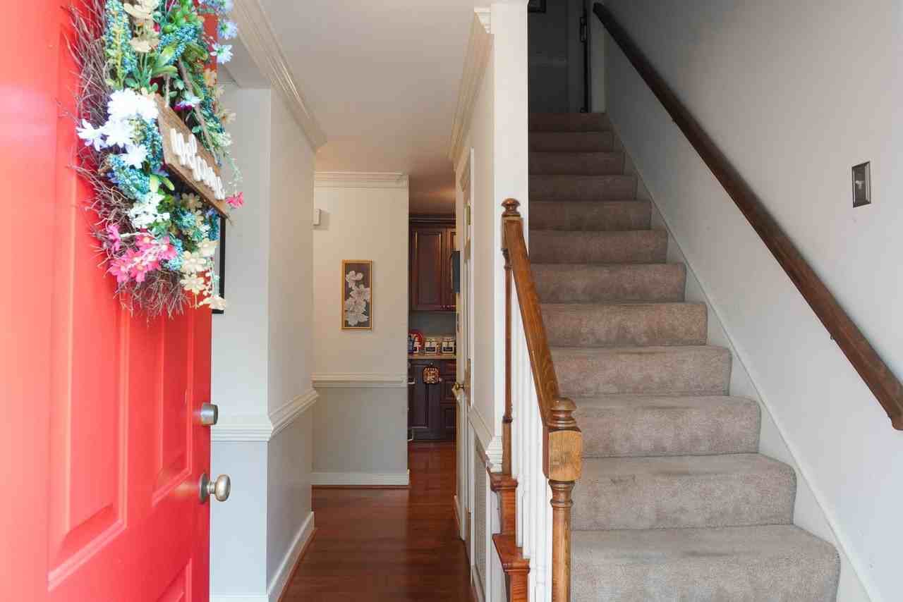 2405 Kenmore Rd #1 - Photo 5 of 25