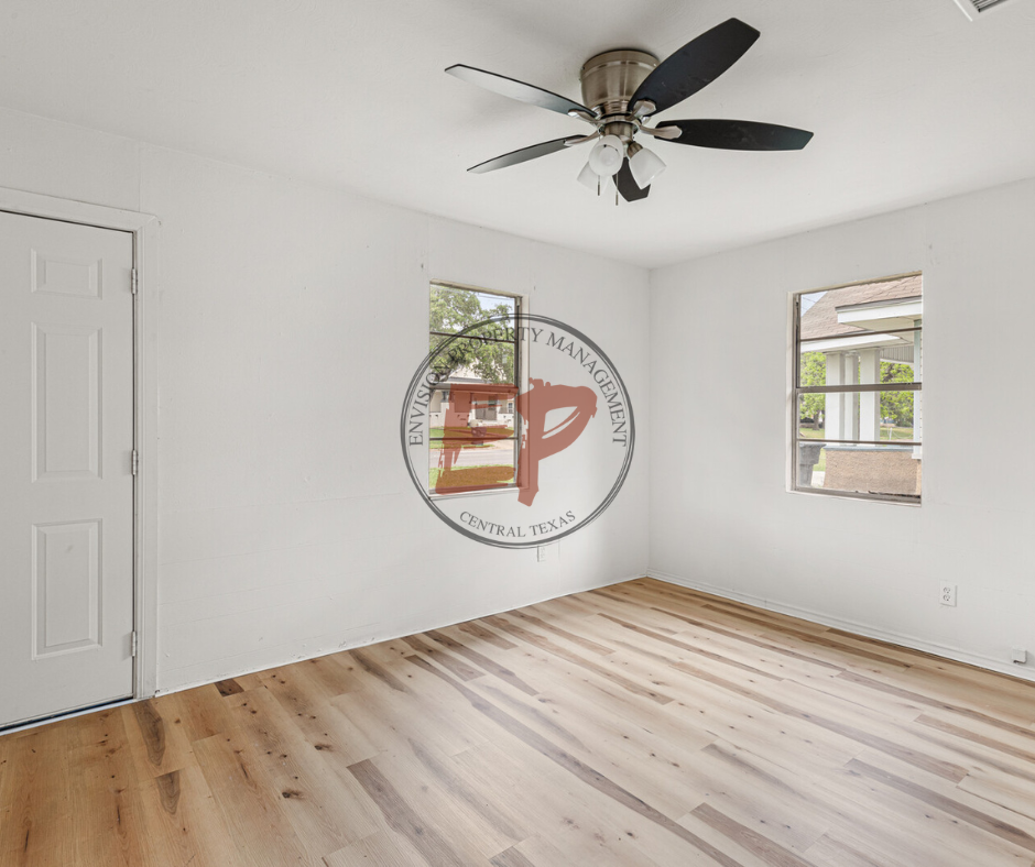 1920 Lyle Ave #A - Photo 4 of 10