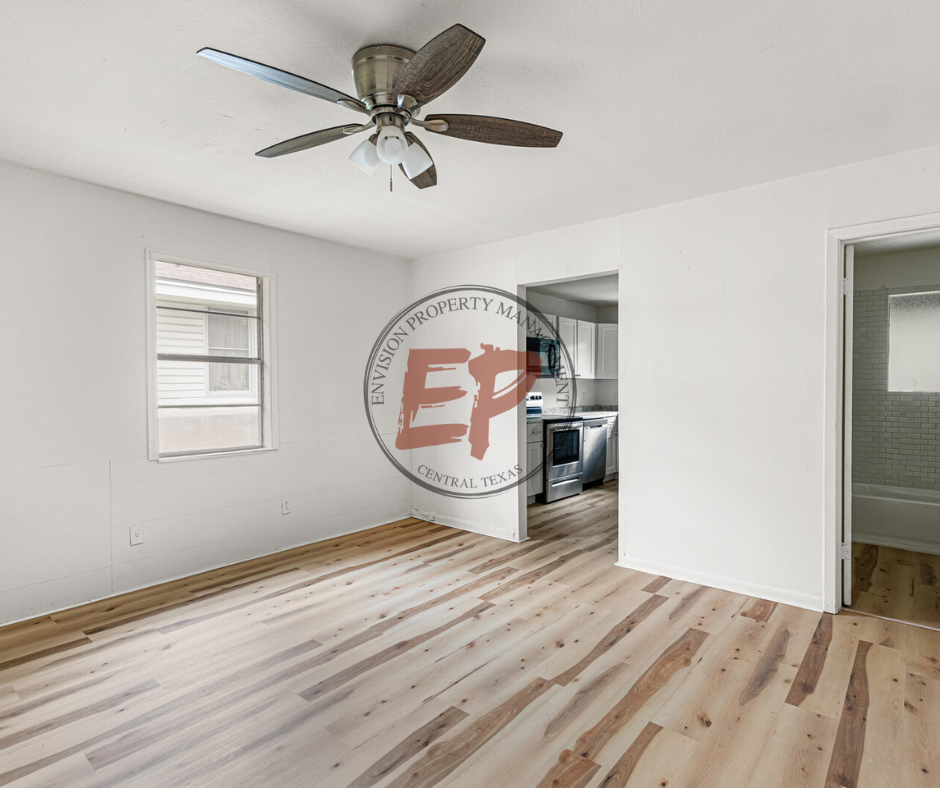 1920 Lyle Ave #A - Photo 5 of 10