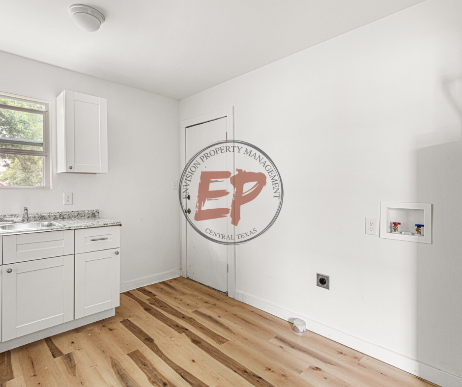 1920 Lyle Ave #A - Photo 7 of 10