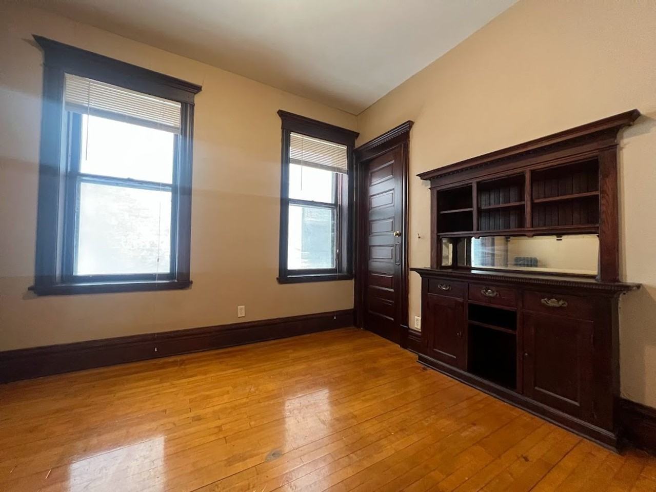 Your Gateway to Vibrant Living in Minneapolis, MN! Apartments 701 S