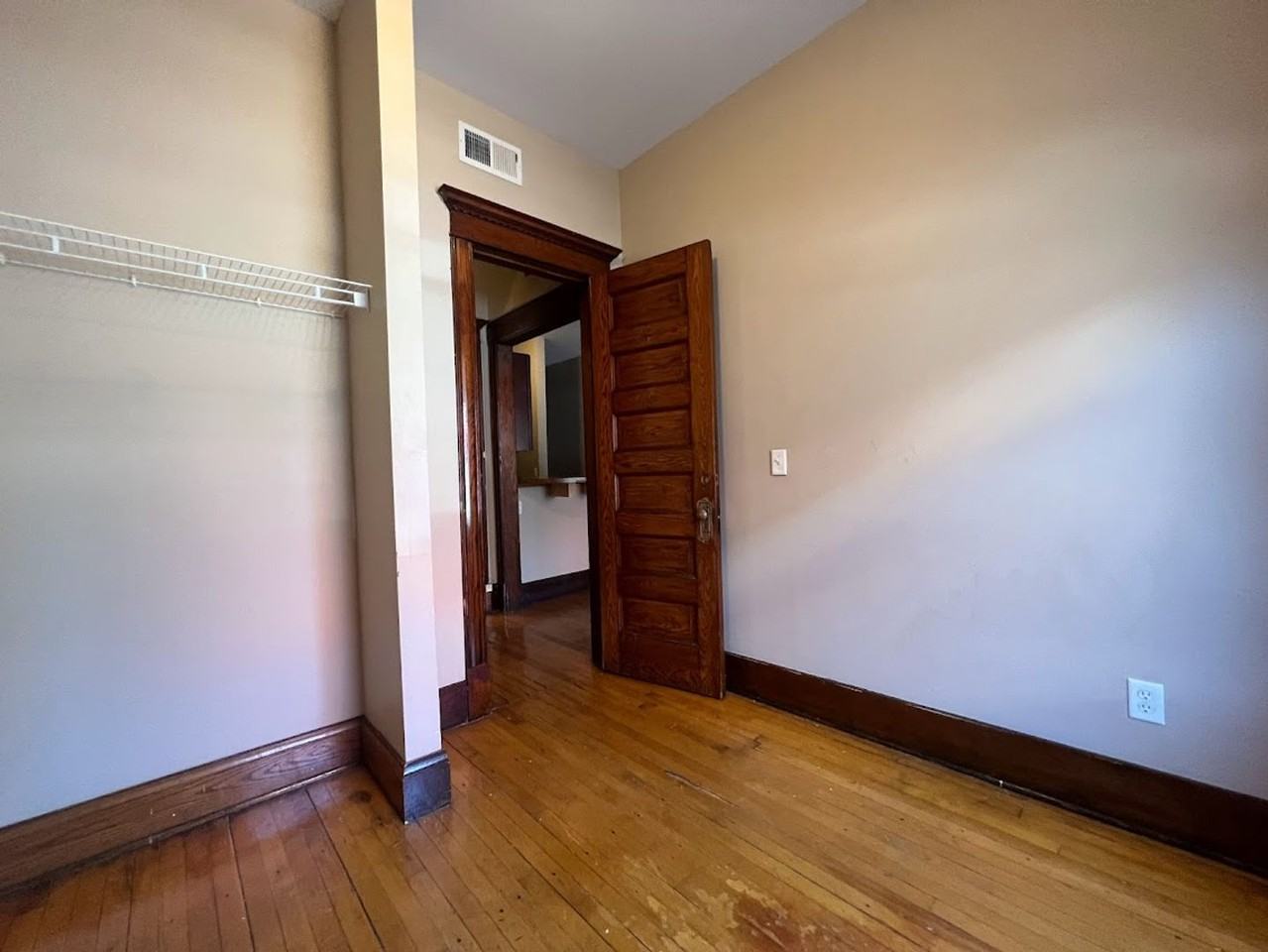 Your Gateway to Vibrant Living in Minneapolis, MN! Apartments 701 S