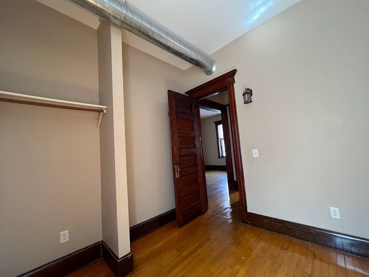 Your Gateway to Vibrant Living in Minneapolis, MN! Apartments 701 S