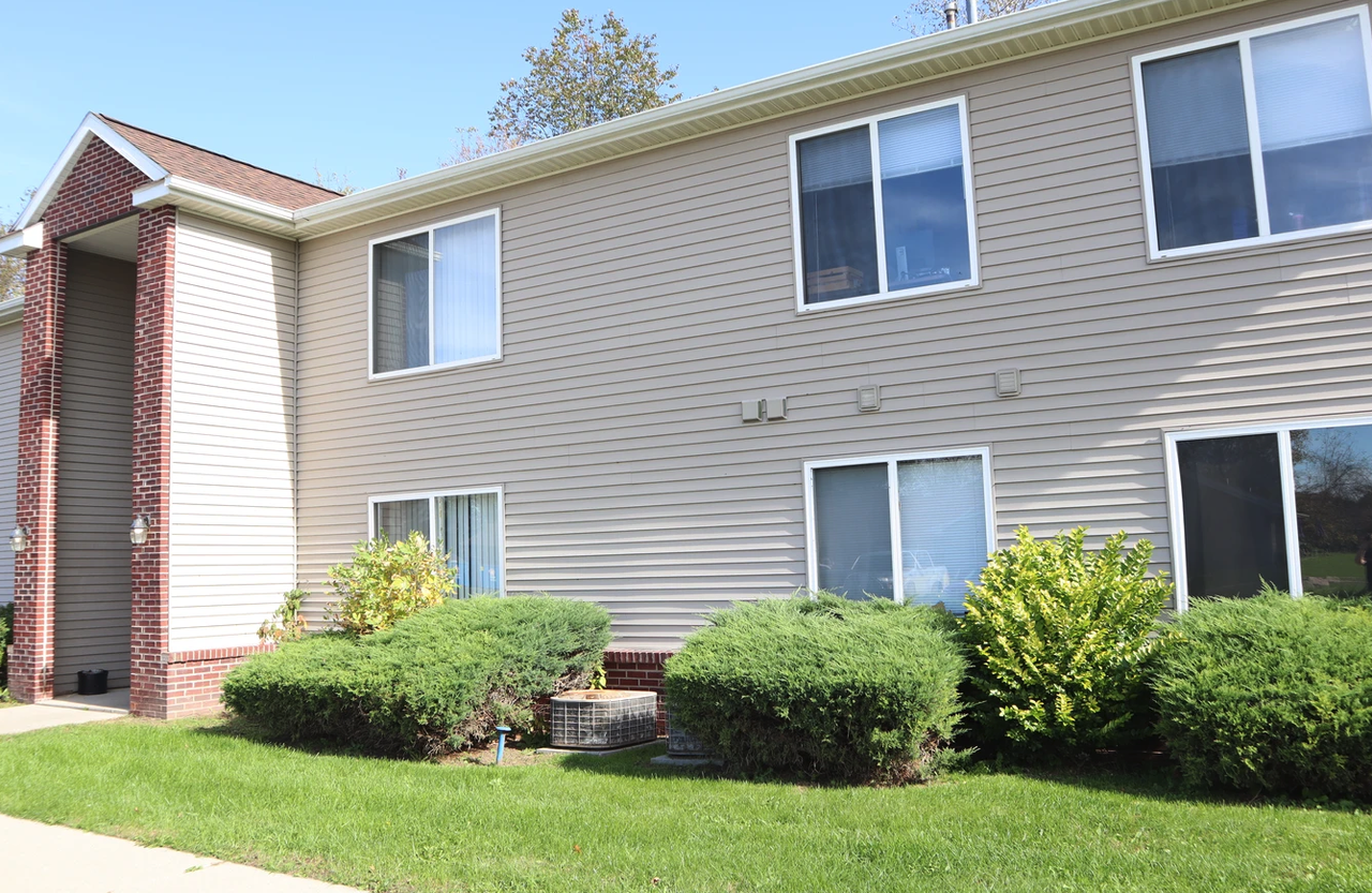 Britton Pines - Photo 3 of 5