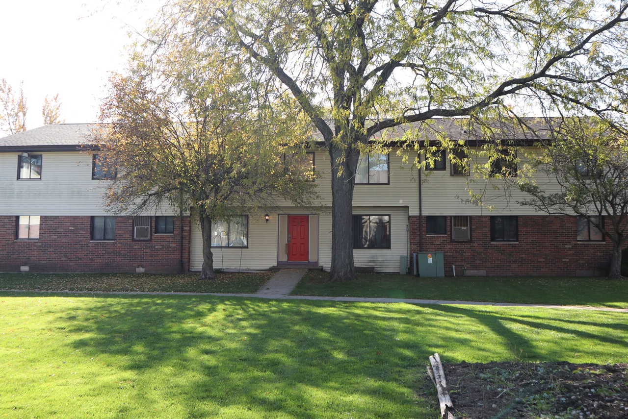 Circle Shore - Photo 5 of 11