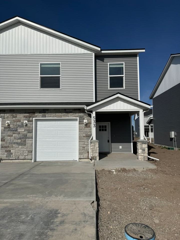 553 Tiller Ave - Photo 2 of 50