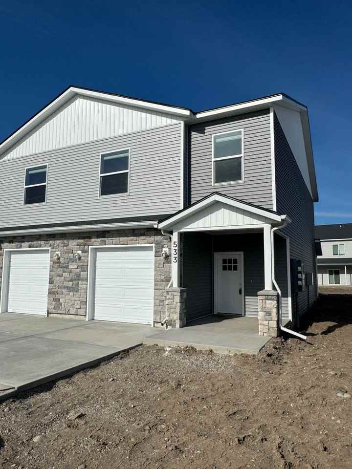 553 Tiller Ave - Photo 3 of 50