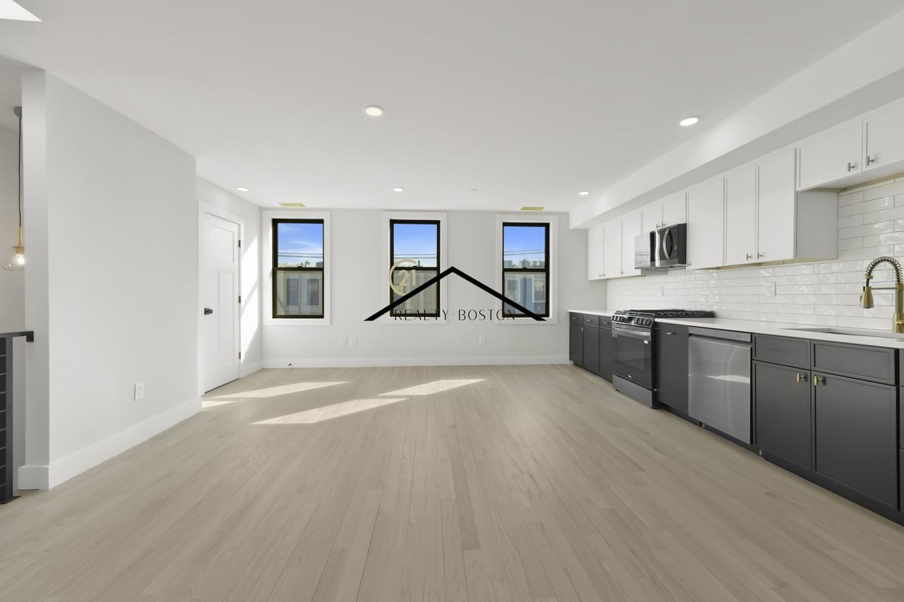 280 Sumner St #2 - Photo 2 of 16