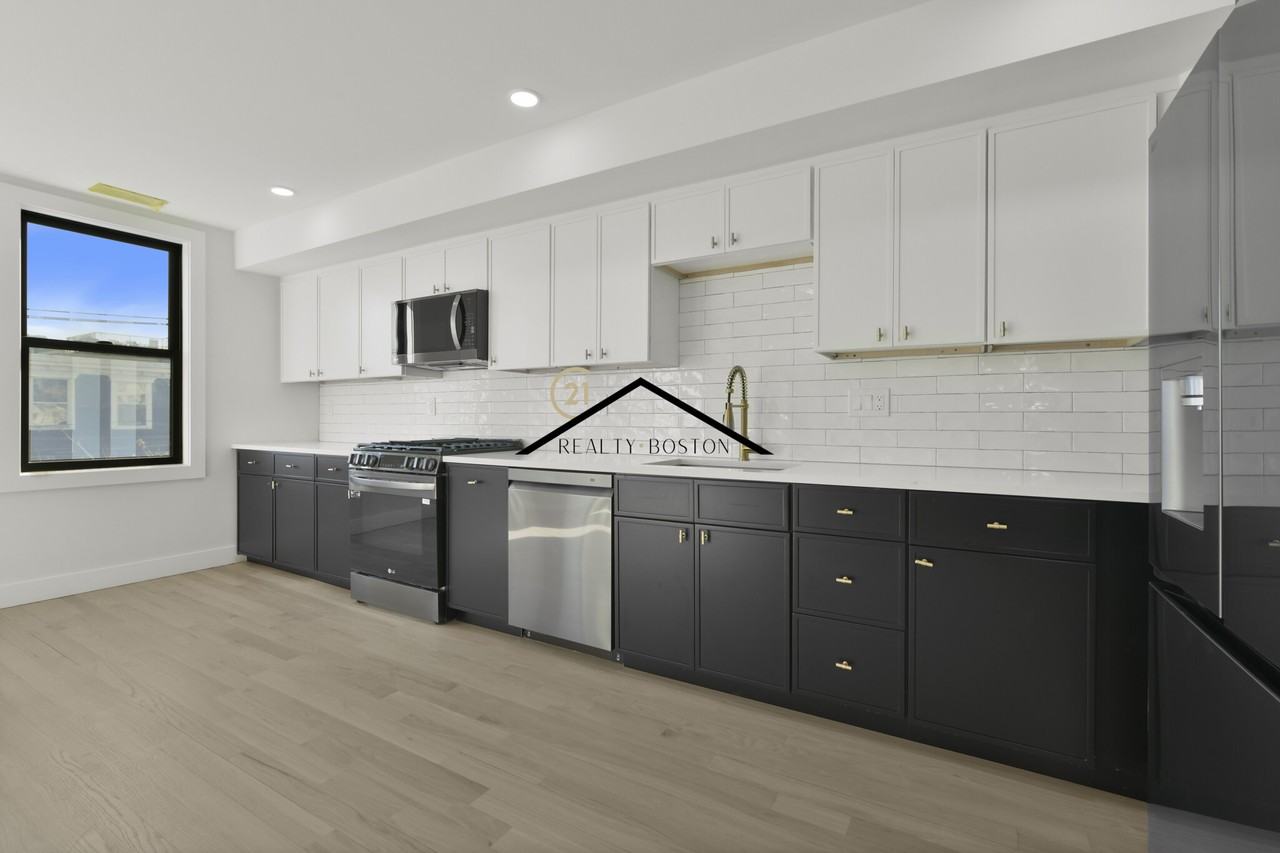 280 Sumner St #2 - Photo 3 of 16