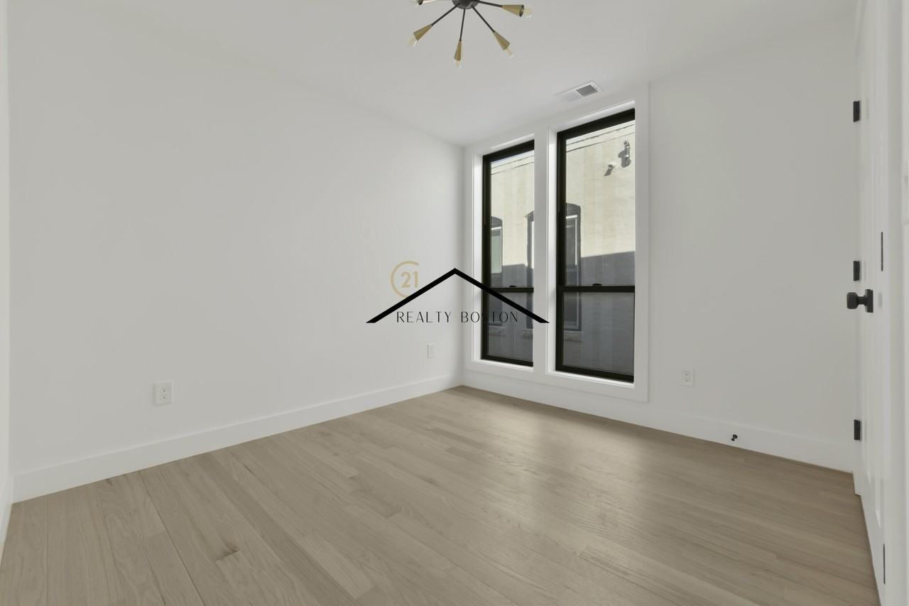 280 Sumner St #2 - Photo 6 of 16