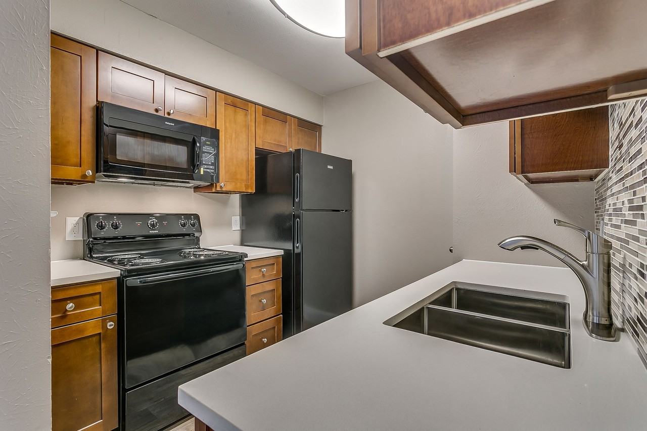 Manchester House Apts - Photo 6 of 11