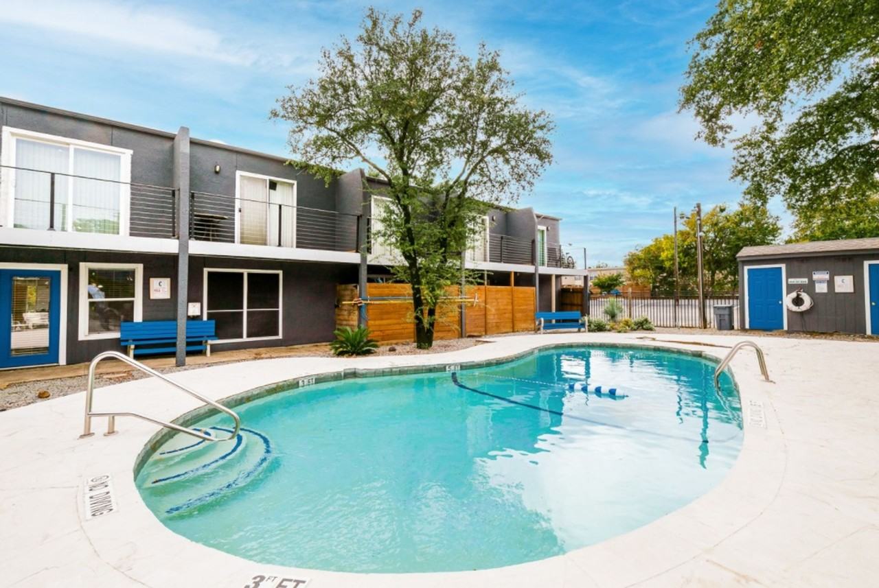 Manchester House Apts - Photo 7 of 11