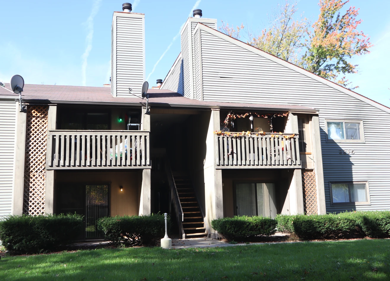 Circle West - Photo 3 of 6