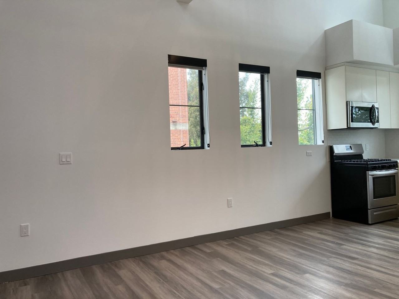 161 S. NORMANDIE AVE - Photo 4 of 49