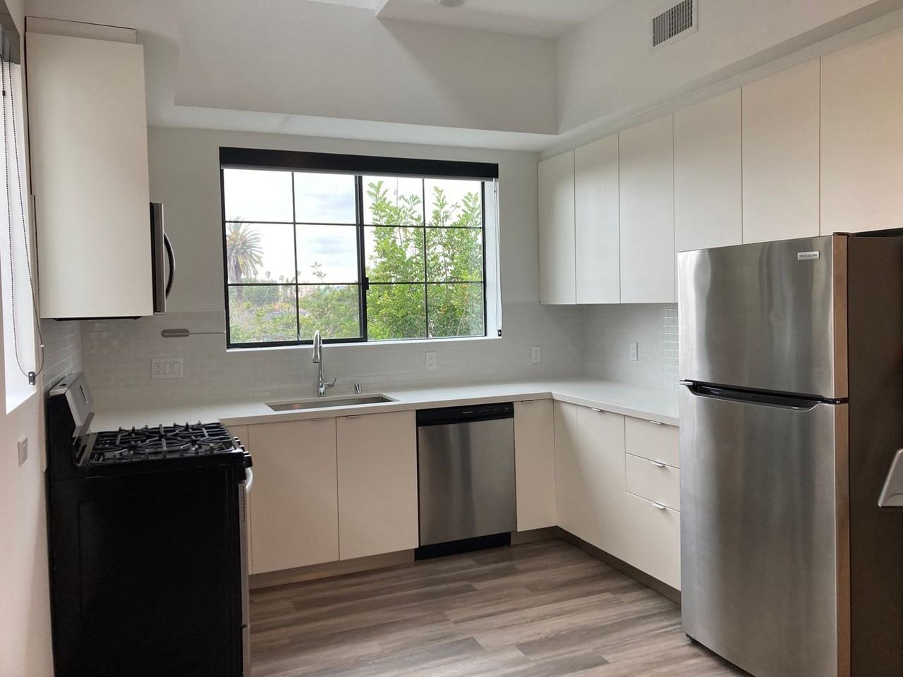 161 S. NORMANDIE AVE - Photo 3 of 49