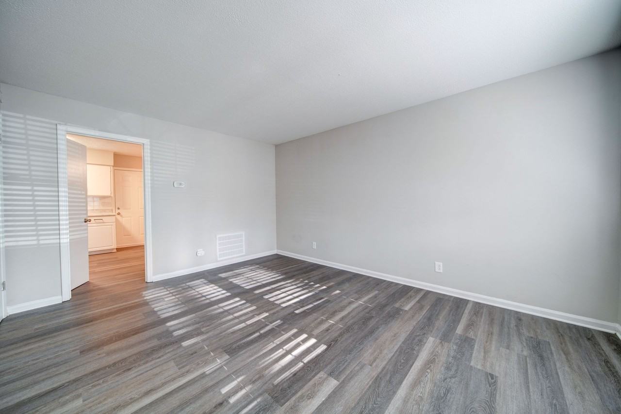 The Manor Townhomes - Photo 3 of 40