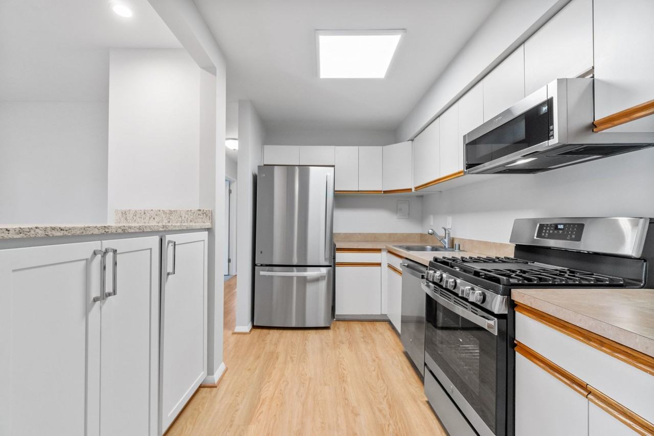 208 Victor Pkwy #A - Photo 4 of 21
