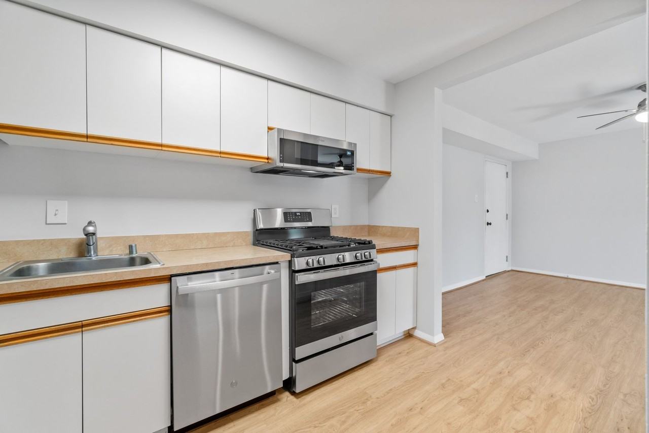 208 Victor Pkwy #A - Photo 6 of 21