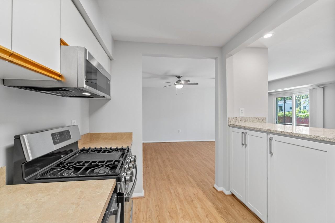 208 Victor Pkwy #A - Photo 7 of 21