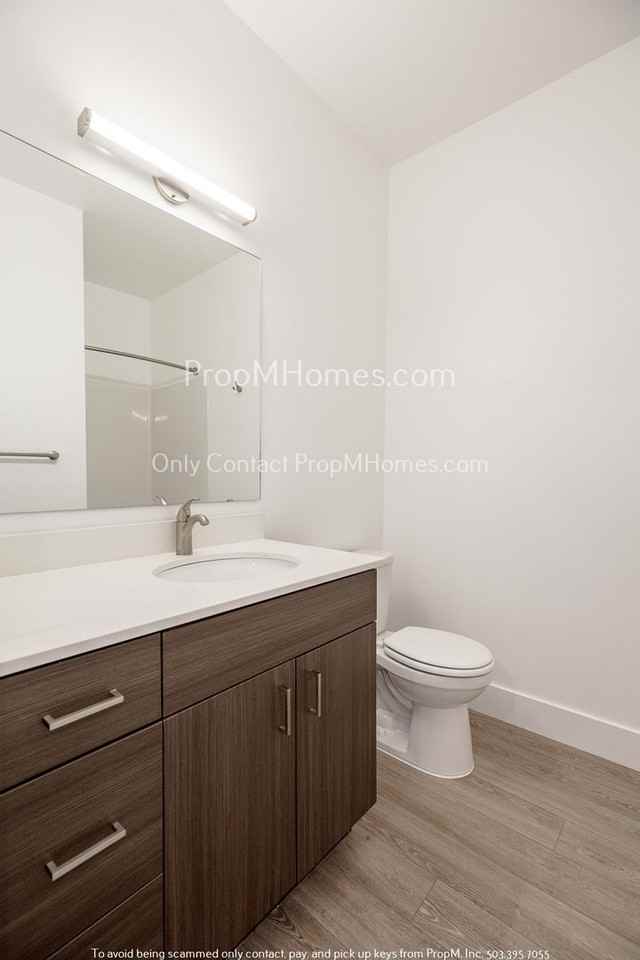 1825 Se 50th Ave #102 - Photo 7 of 11