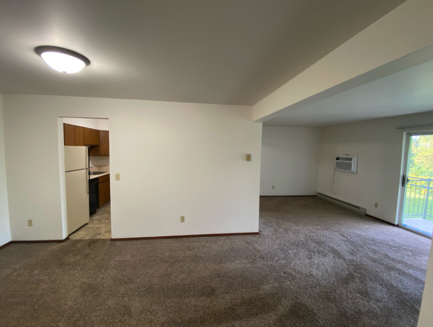 Silver Creek Apartments - Photo 3 of 15