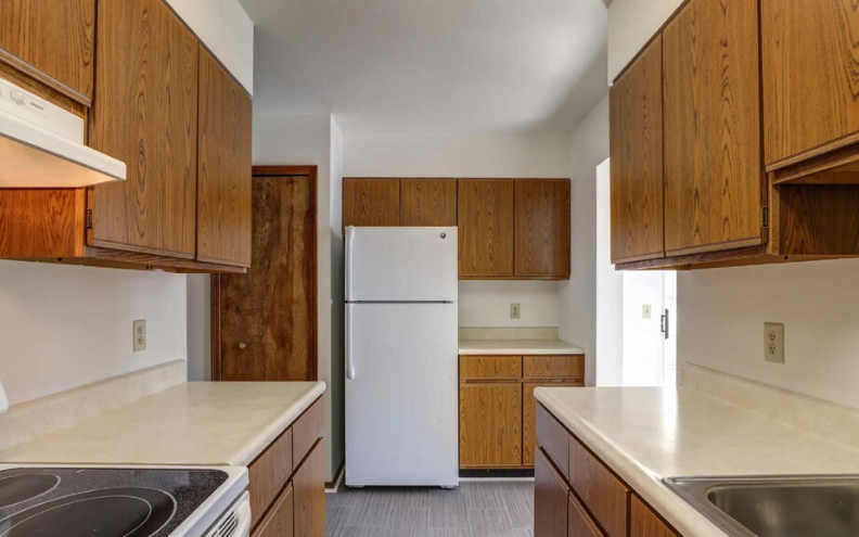 Silver Creek Apartments - Photo 2 of 15