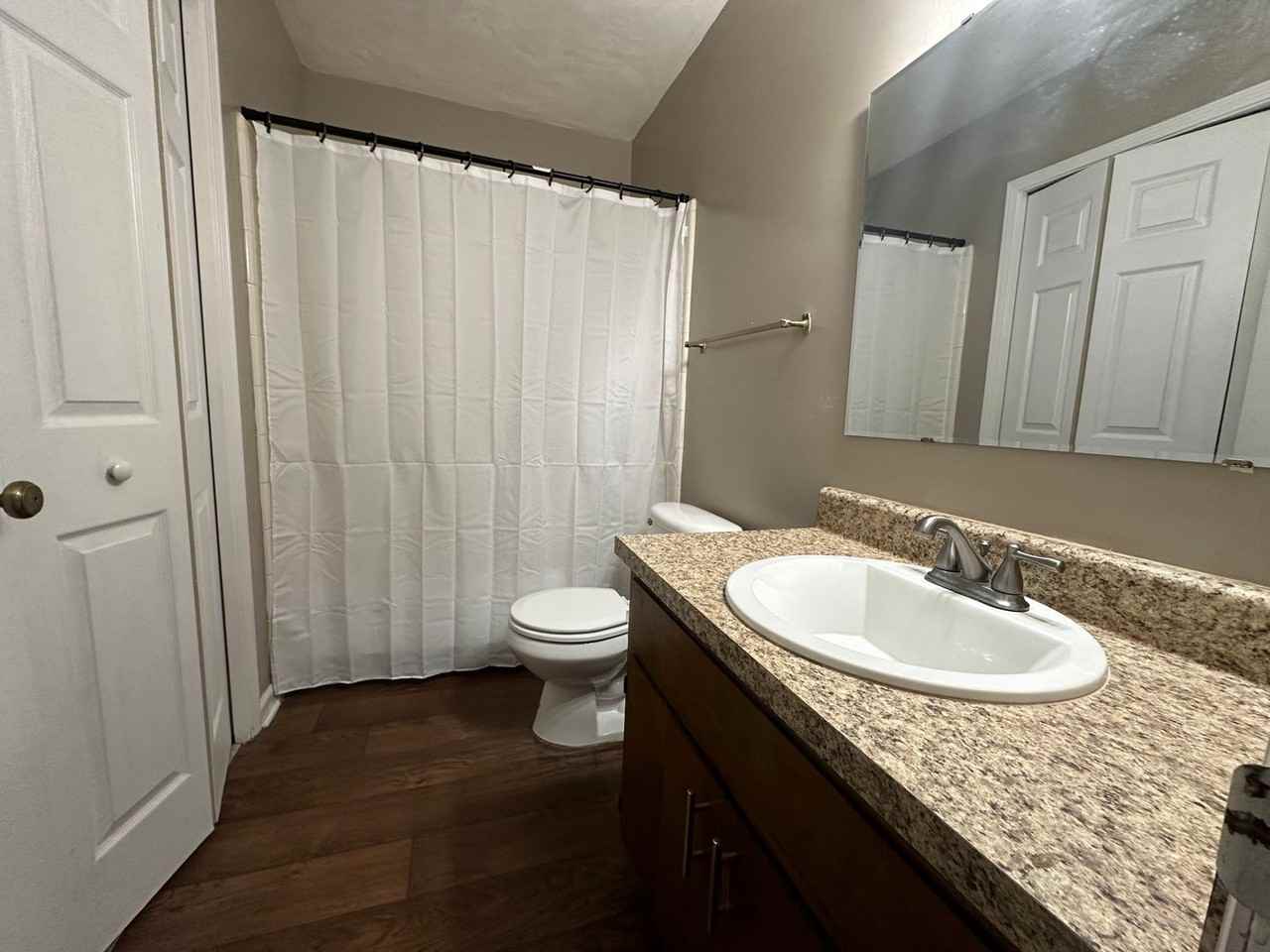 732 Pointe Ct - Photo 4 of 8