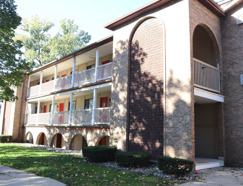 Sandhurst - Photo 2 of 5