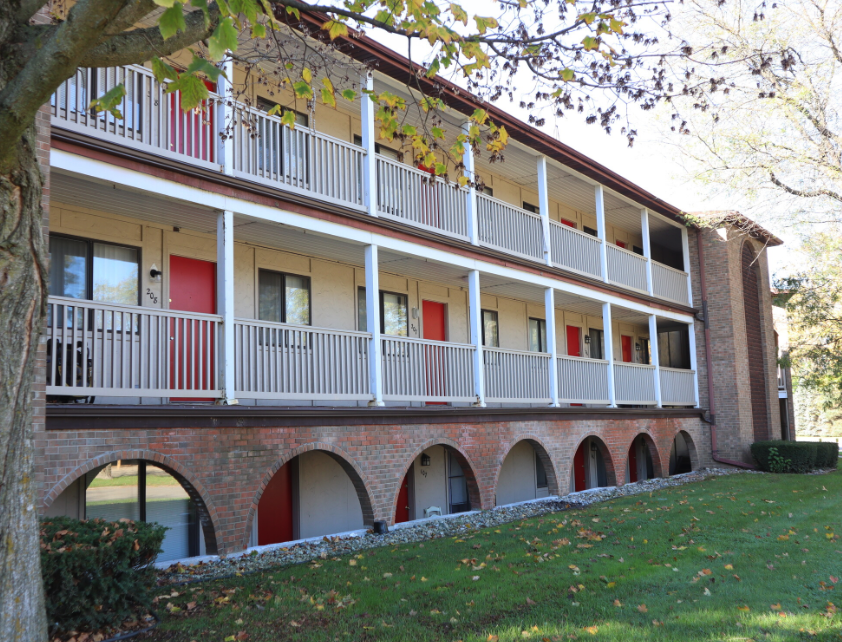 Sandhurst - Photo 3 of 5