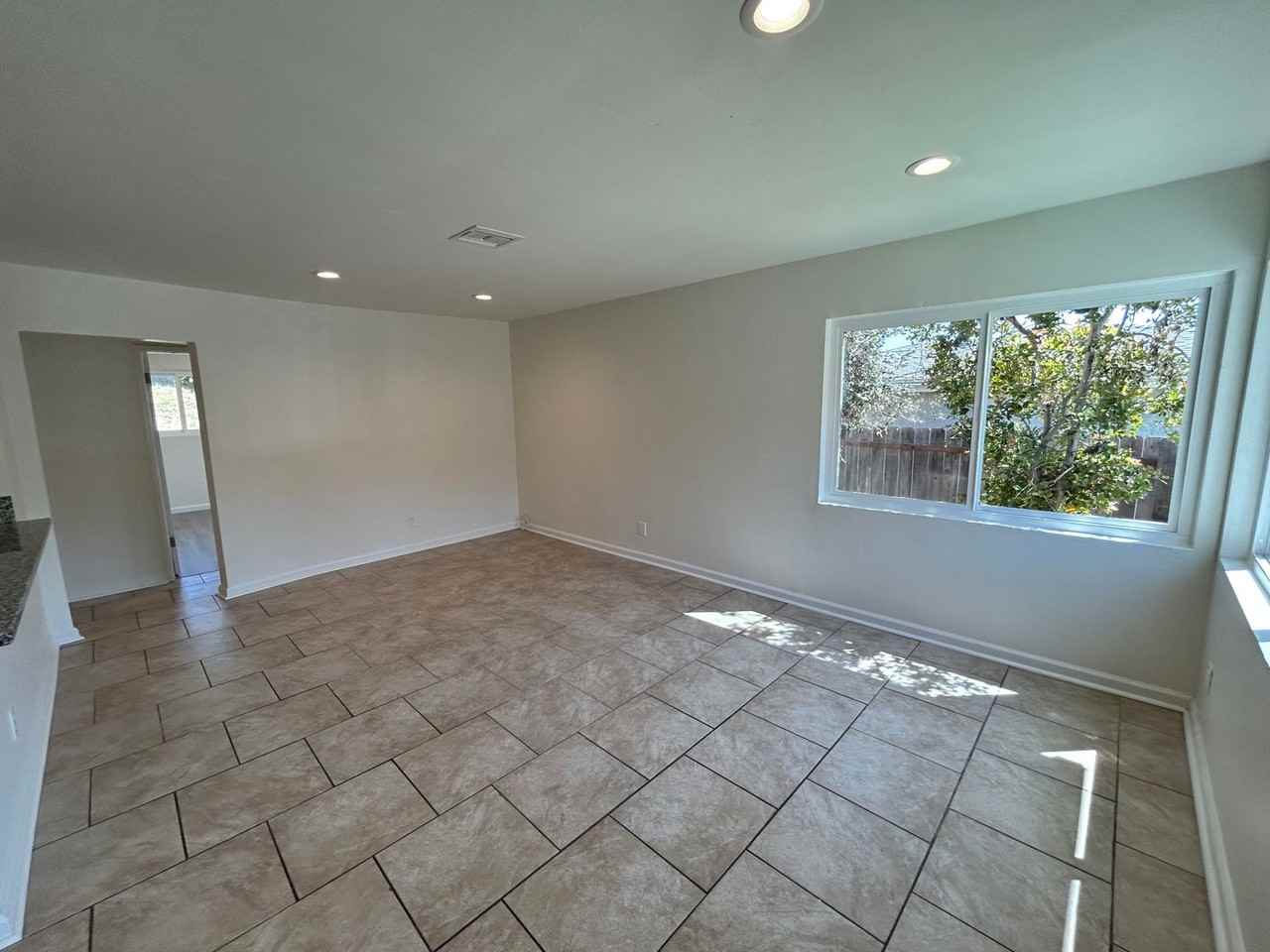 1251 Koe St - Photo 3 of 16