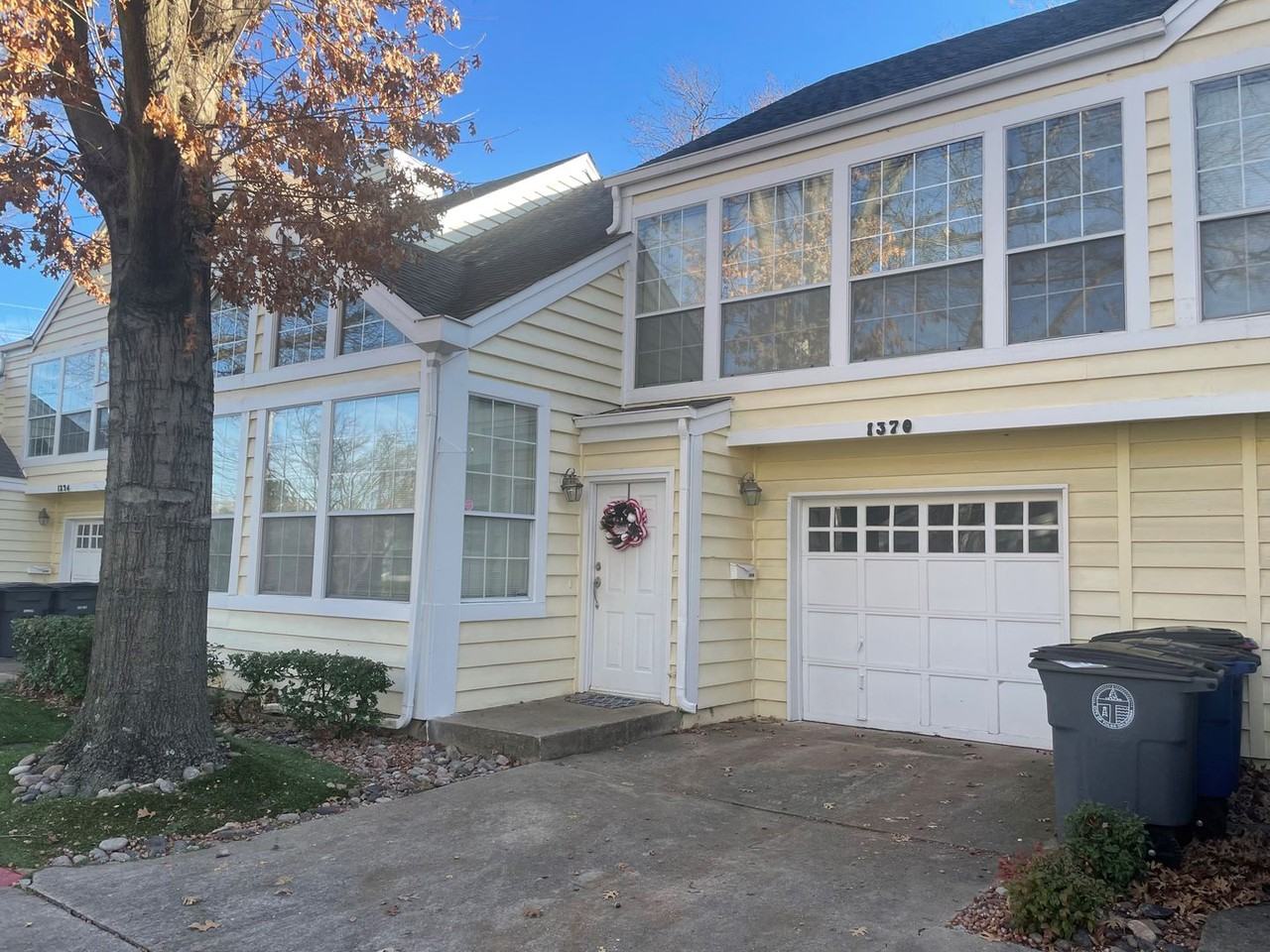 Baystone Town Homes - Photo 3 of 35