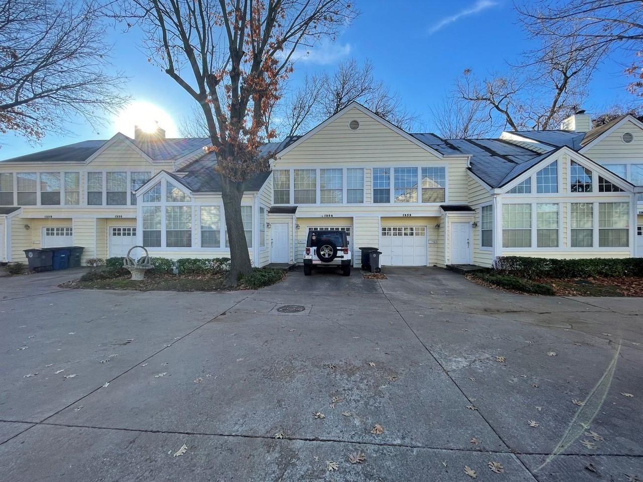 Baystone Town Homes - Photo 4 of 35