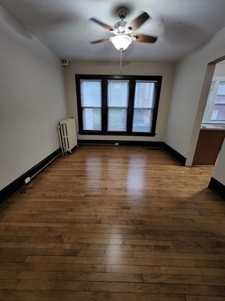 916 E Gorham St - Photo 3 of 22