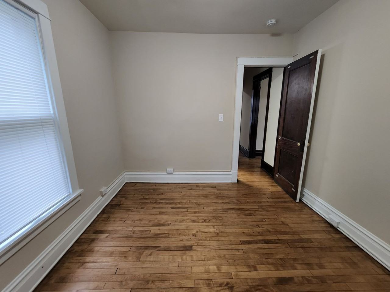 916 E Gorham St - Photo 4 of 22