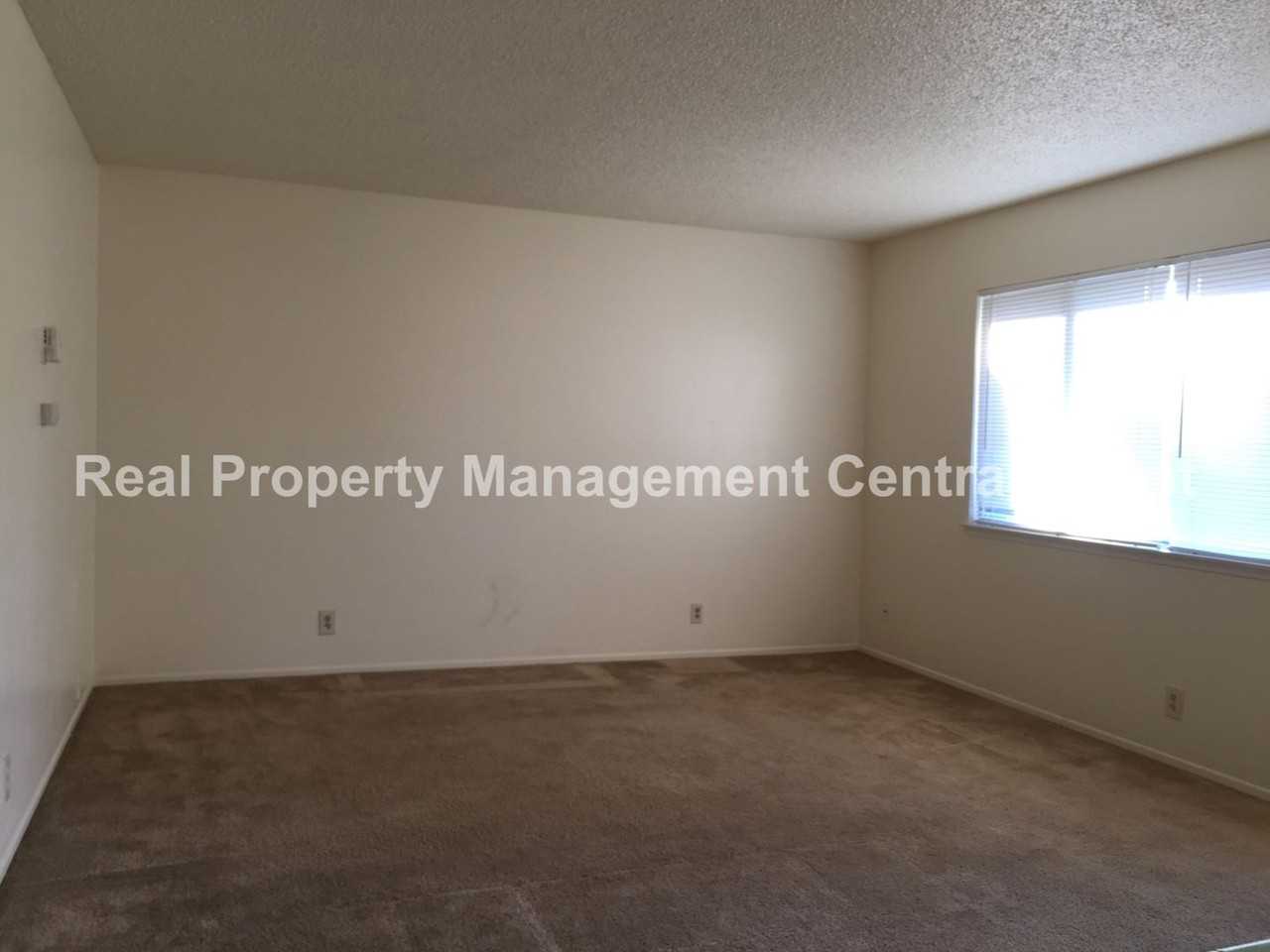 220 Park Ave - Photo 3 of 14