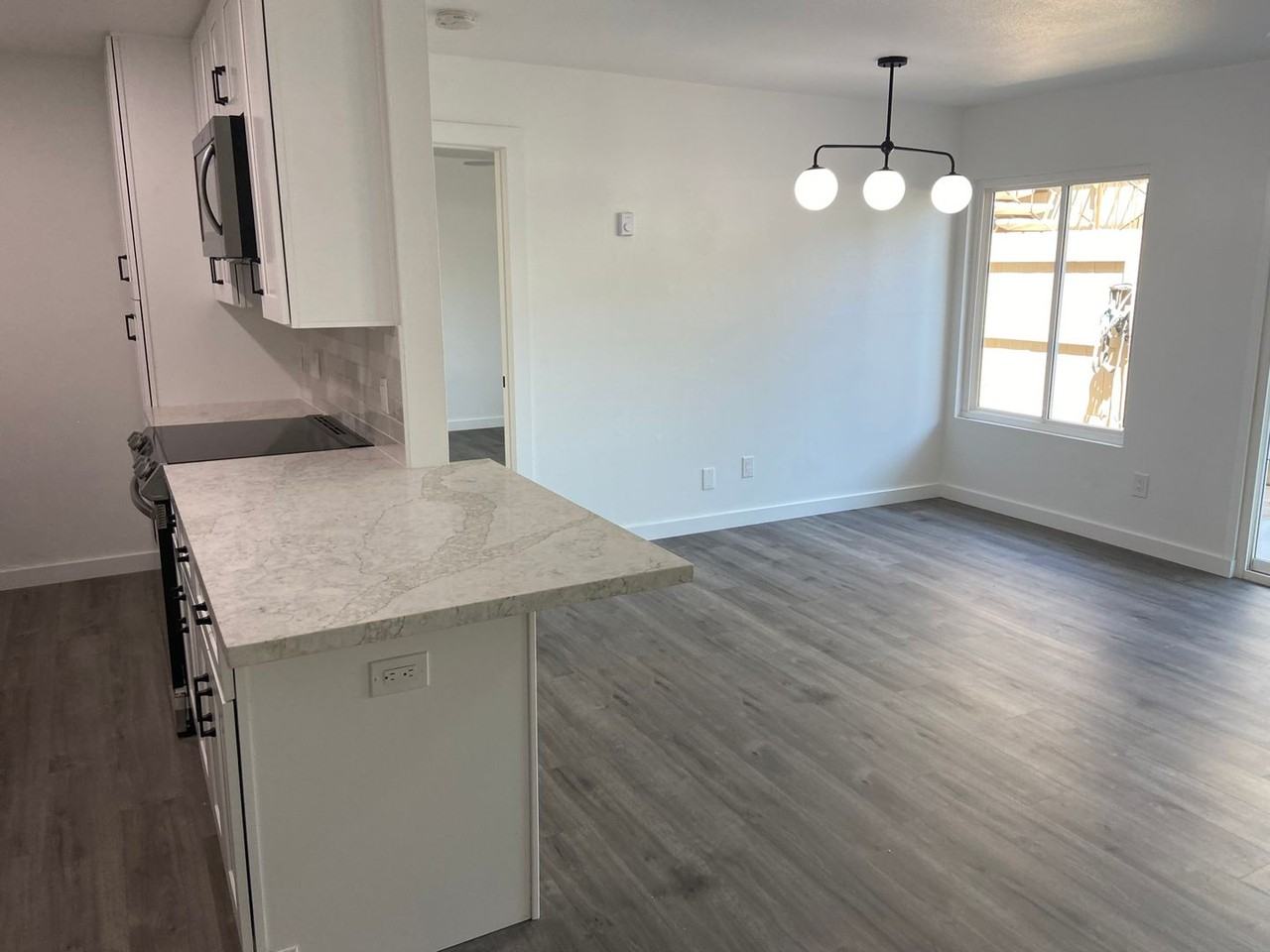 8022 Linda Vista Rd #1L - Photo 4 of 15