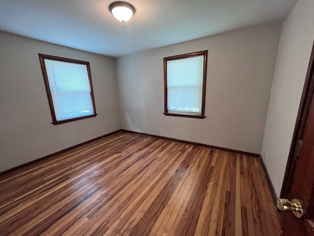 1601 S 4th St - Photo 4 of 11