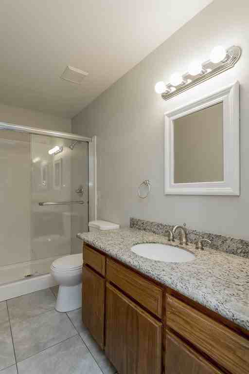 1105 Chelsea - Photo 3 of 23
