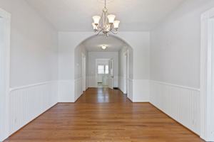 featured image of 106 W Ivey St