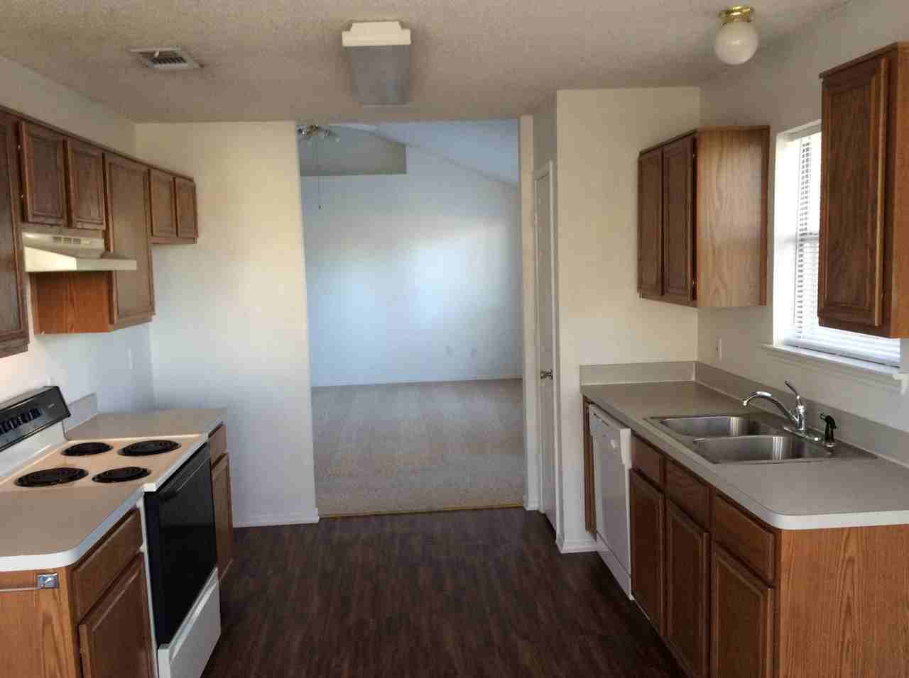 217 Merlin Dr - Photo 2 of 12